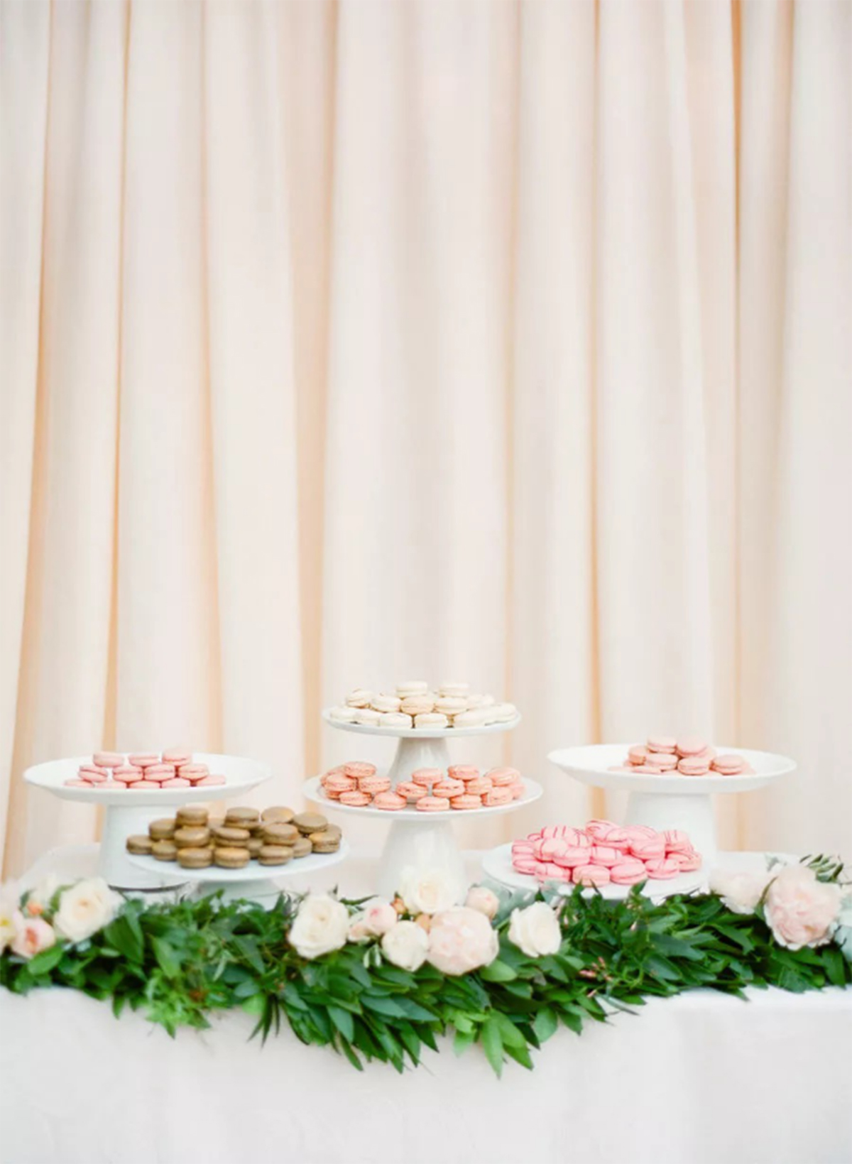 那些让人印象深刻的婚礼创意甜品台848.jpg
